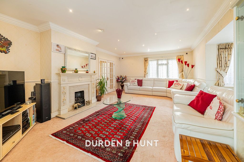 Property photo 2 of 38