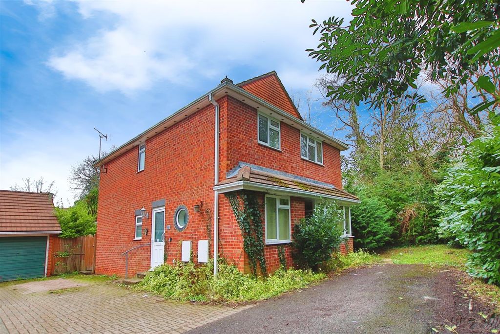 Property photo 1 of 11 4 Bedroom Detached For Sale