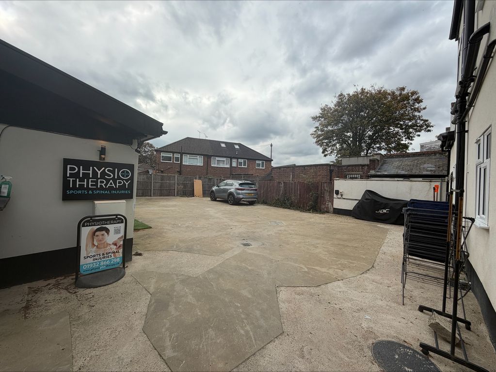 Property photo 2 of 31