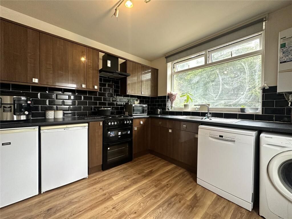 Property photo 1 of 4 Spacious 3 Bedroom House
