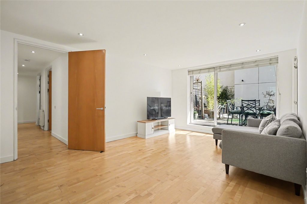 Property photo 3 of 22 Picture No. 19