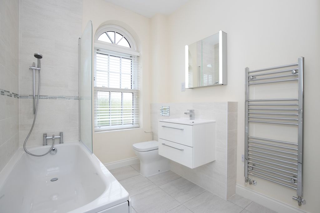 Property photo 2 of 9 176418