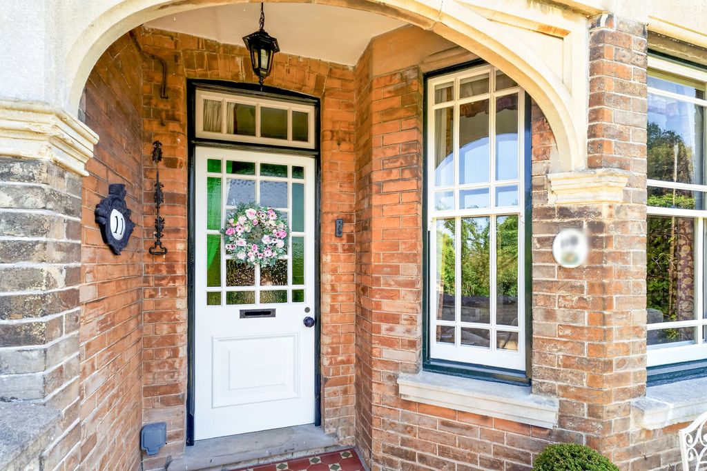 Property photo 3 of 26 Pbox-Img.Jpg