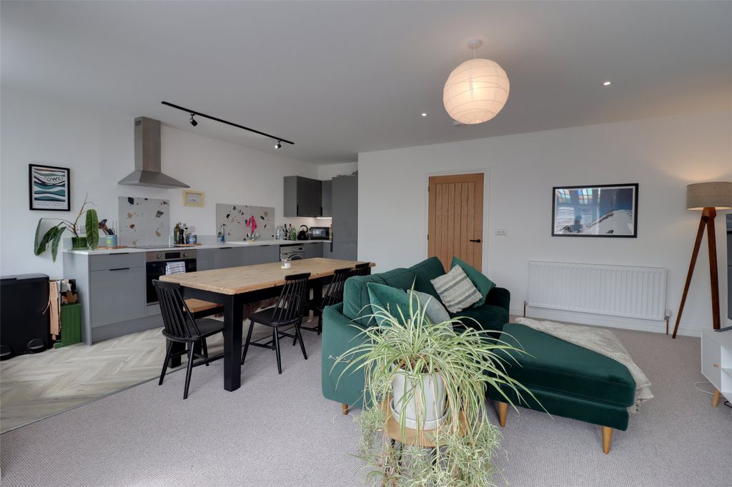 Property photo 1 of 7 Picture No. 16