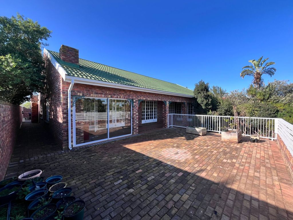 Property photo 1 of 43 1Jf1701375