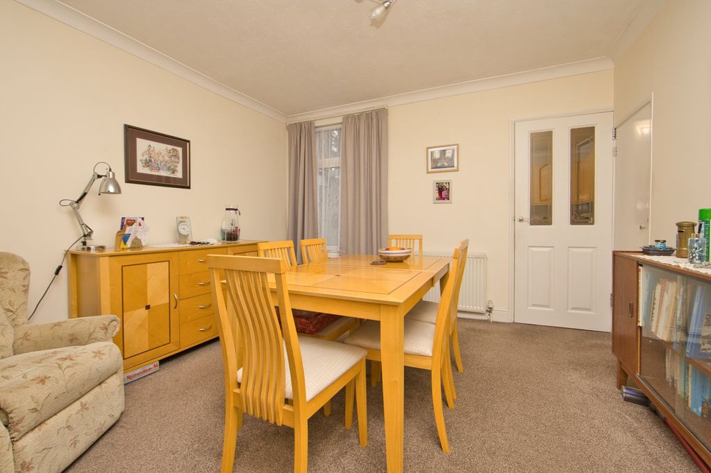 Property photo 3 of 9 Picture 3