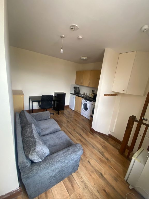Property photo 3 of 6