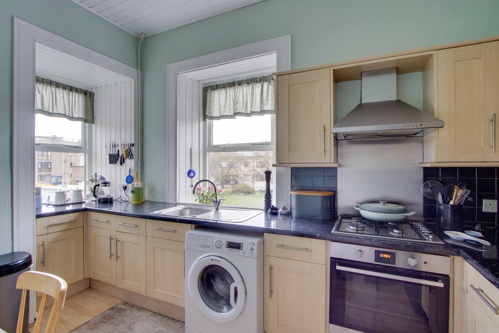 Property photo 2 of 24