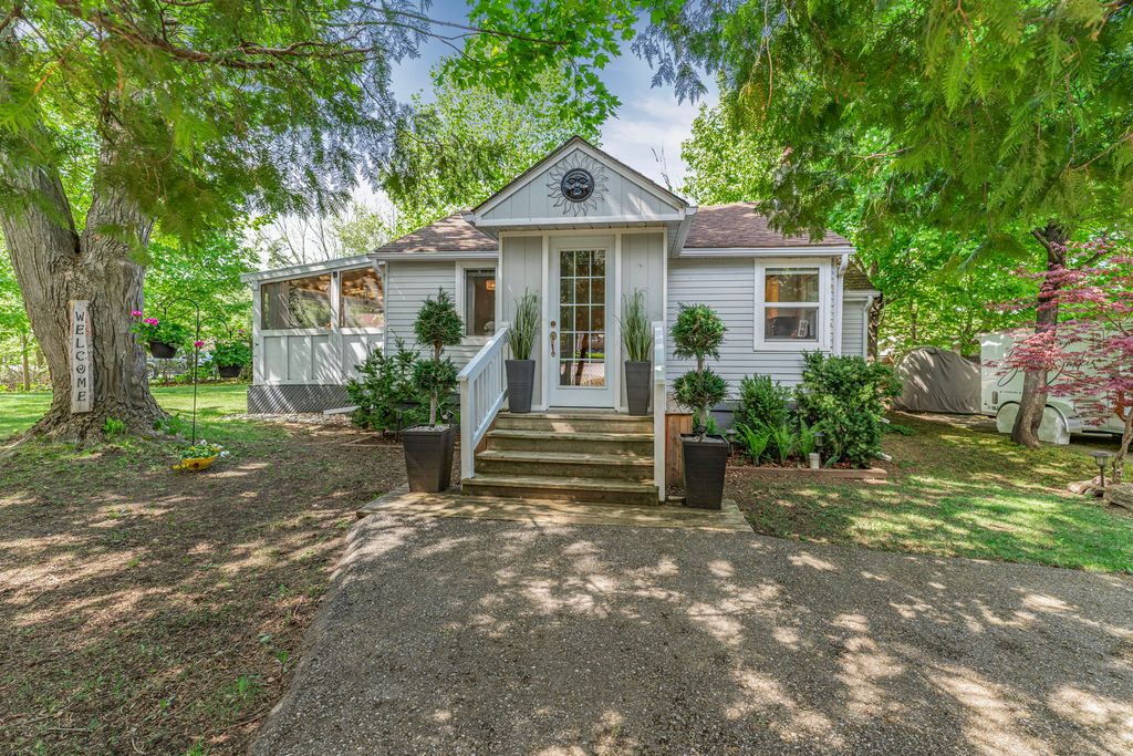 Property photo 3 of 34