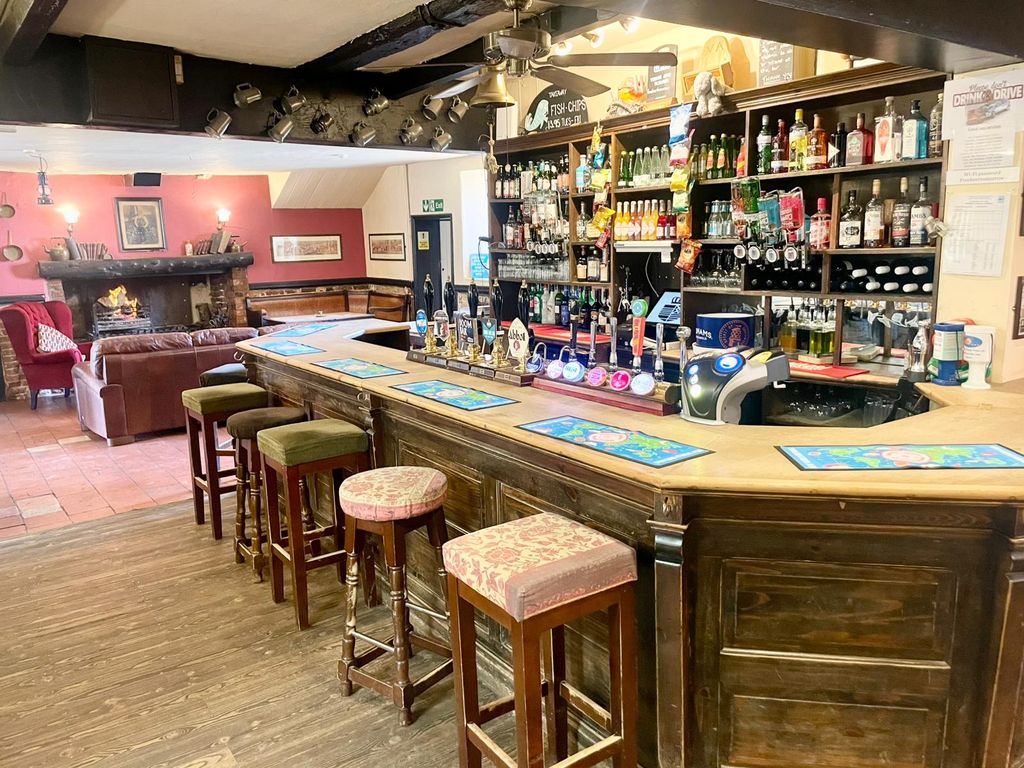 Property photo 2 of 23