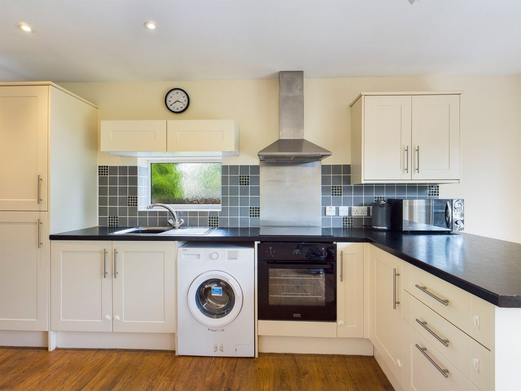 Property photo 2 of 12 Picture No. 24