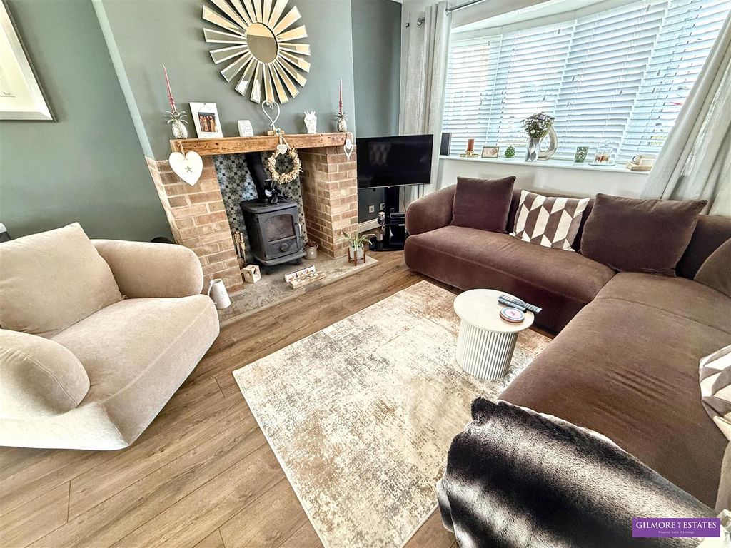 Property photo 2 of 13 d.Jpg