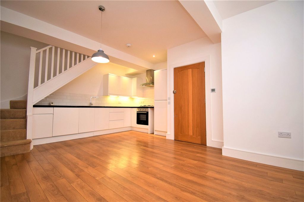 Property photo 2 of 7 Picture 2