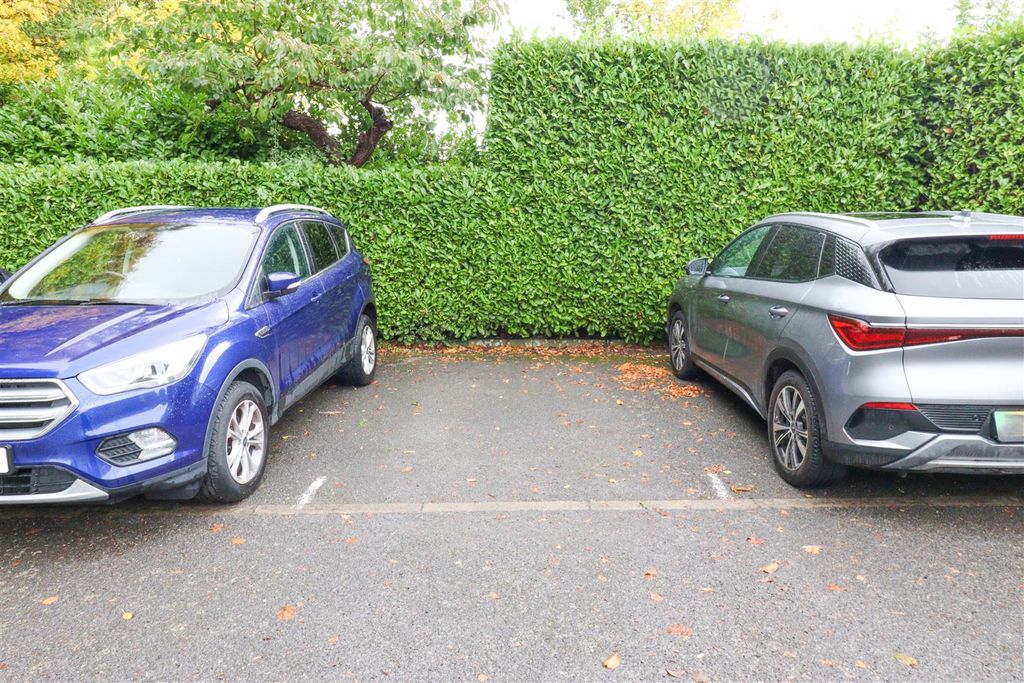 Property photo 3 of 16 Parking Space