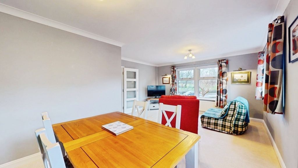 Property photo 3 of 12 Pbox-Img.Jpg