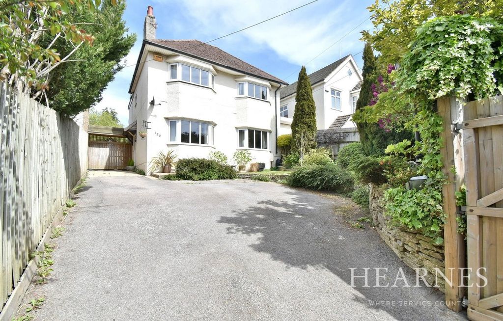 Property photo 1 of 32