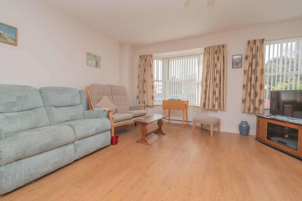 Property photo 2 of 8 Picture 2