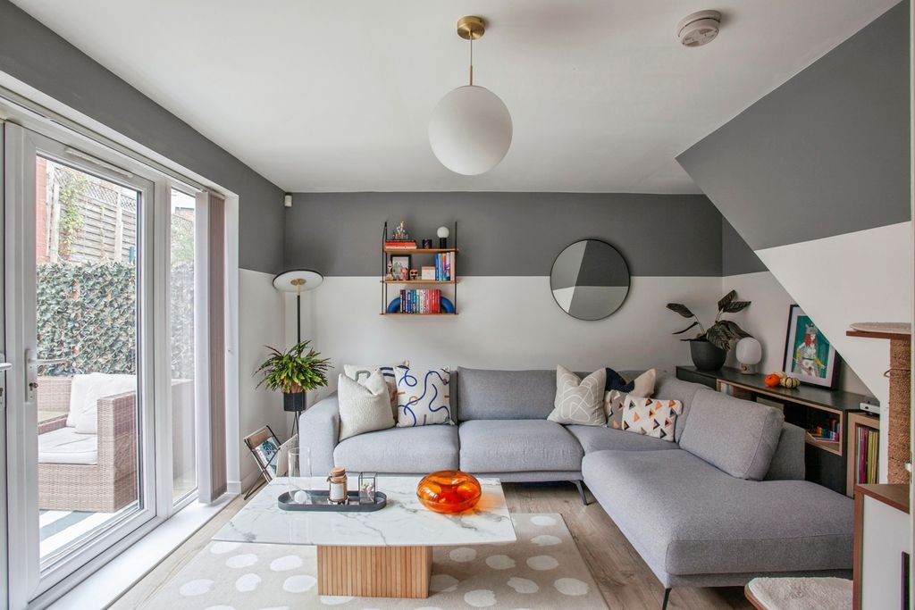 Property photo 2 of 17 Photo