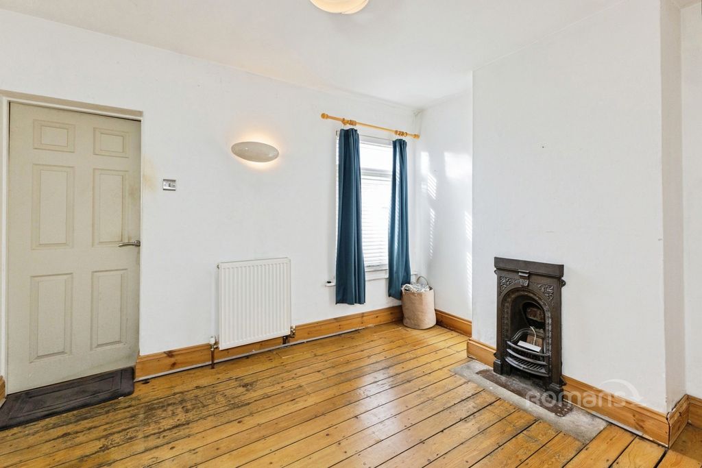 Property photo 2 of 11 Pbox-Img.Jpg