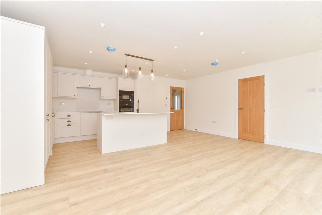 Property photo 3 of 18 Lounge/ Kitchen