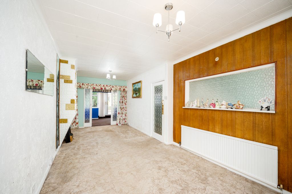 Property photo 3 of 25 04