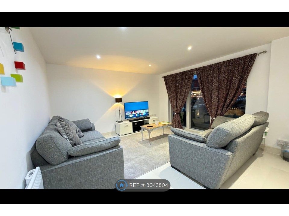Property photo 2 of 12 Living Area With 50' Smart Tv