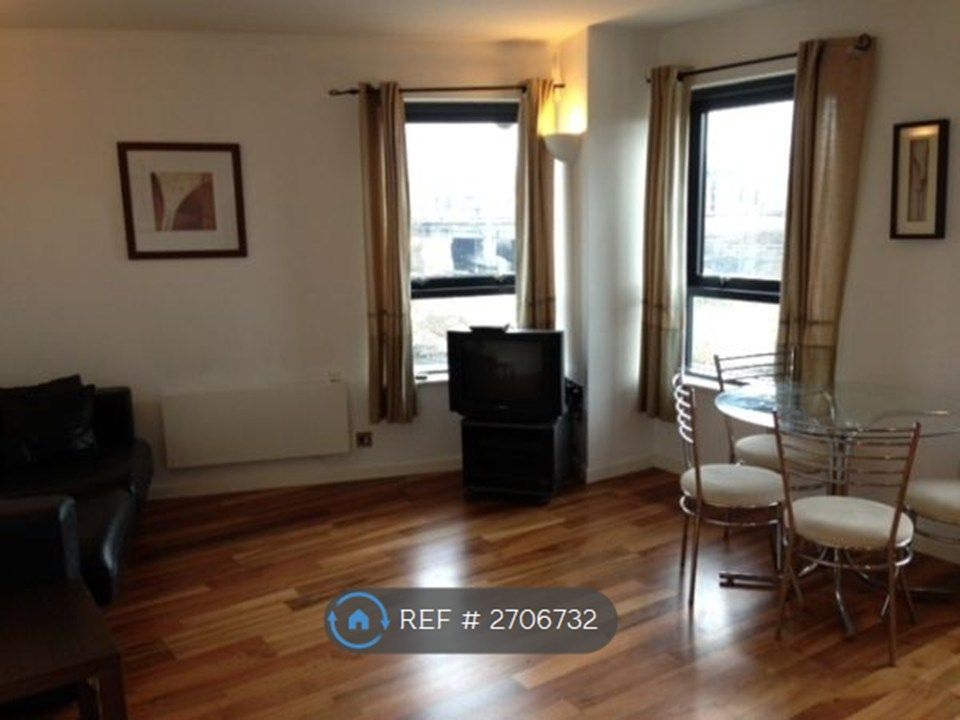 Property photo 3 of 5 Lounge