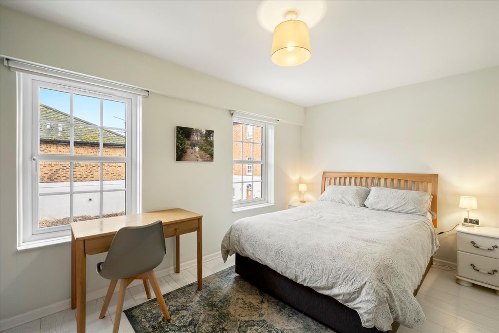 Property photo 3 of 10 Image