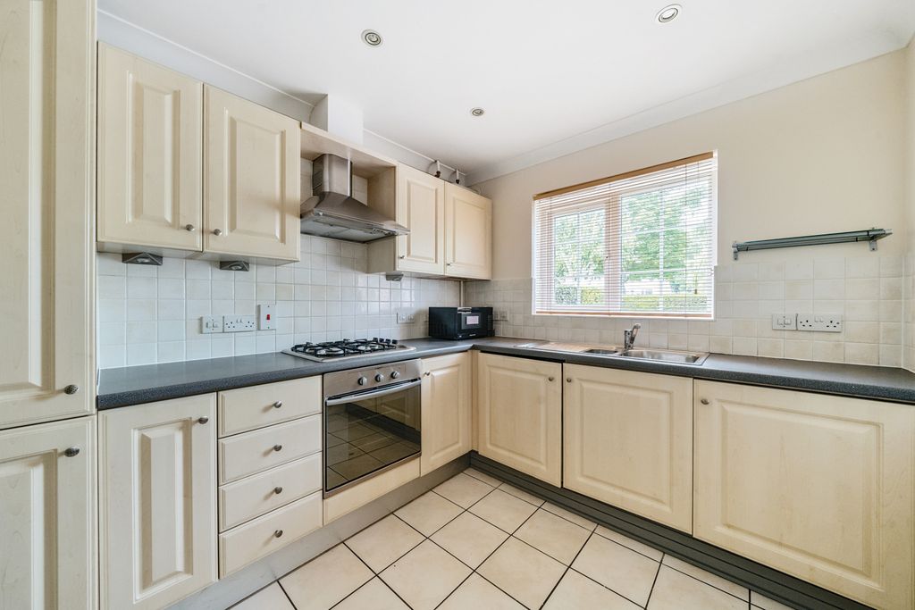 Property photo 2 of 14 Picture No. 32