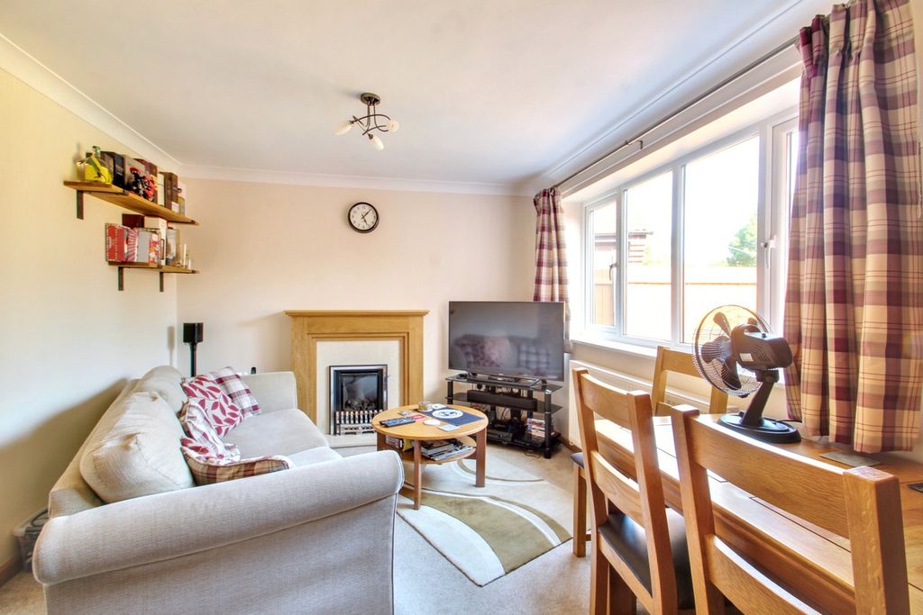 Property photo 2 of 12