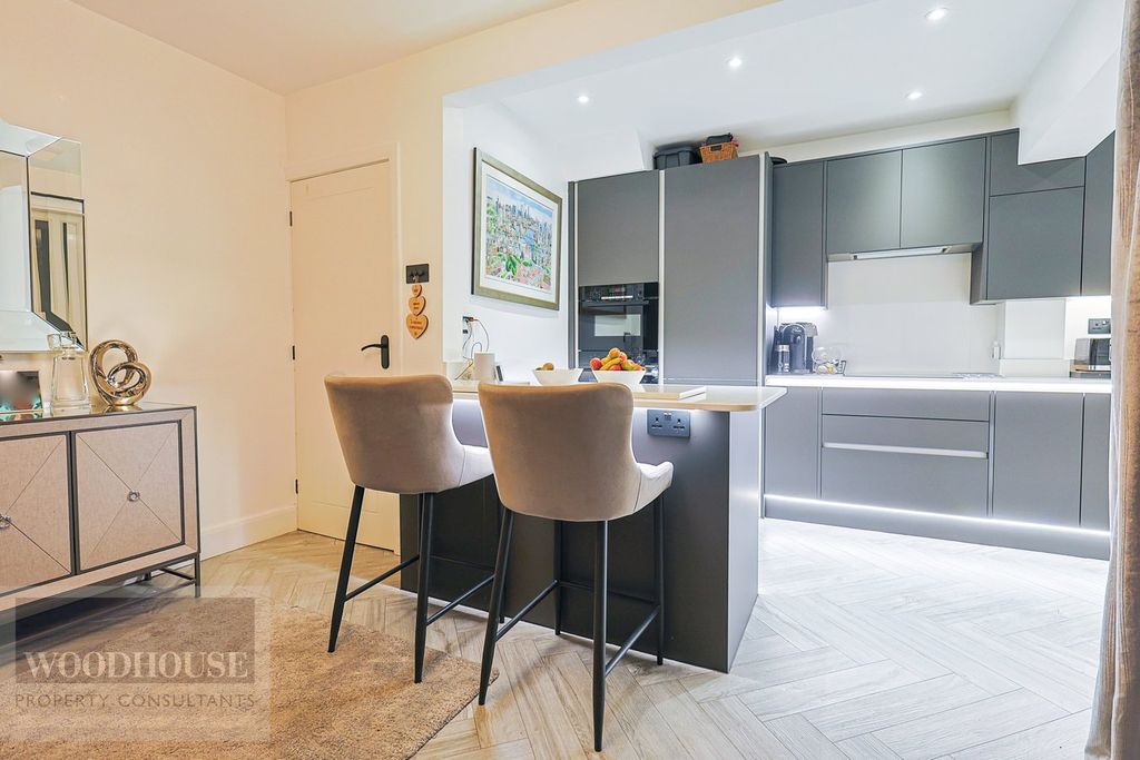 Property photo 3 of 26