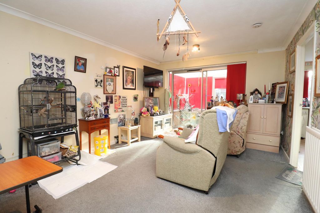 Property photo 2 of 15 Living Room