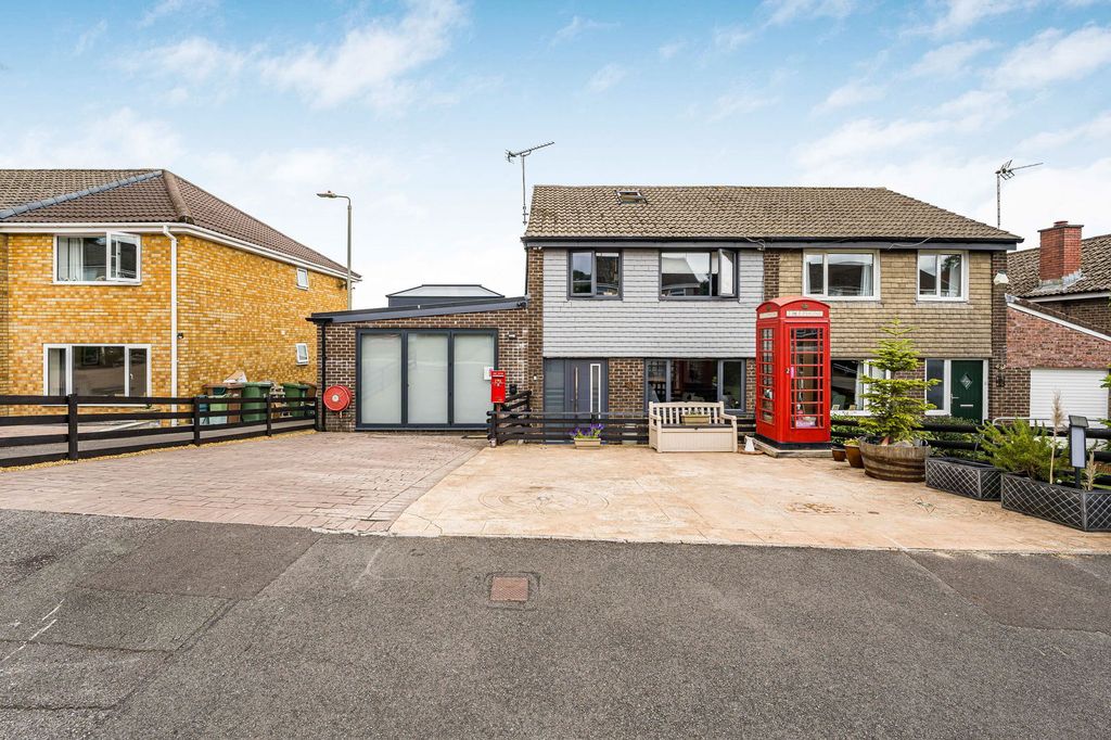 Property photo 1 of 35