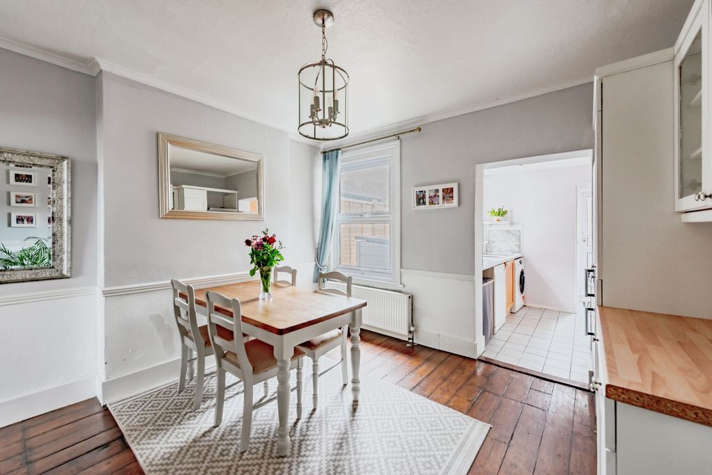 Property photo 3 of 11 Dining Room