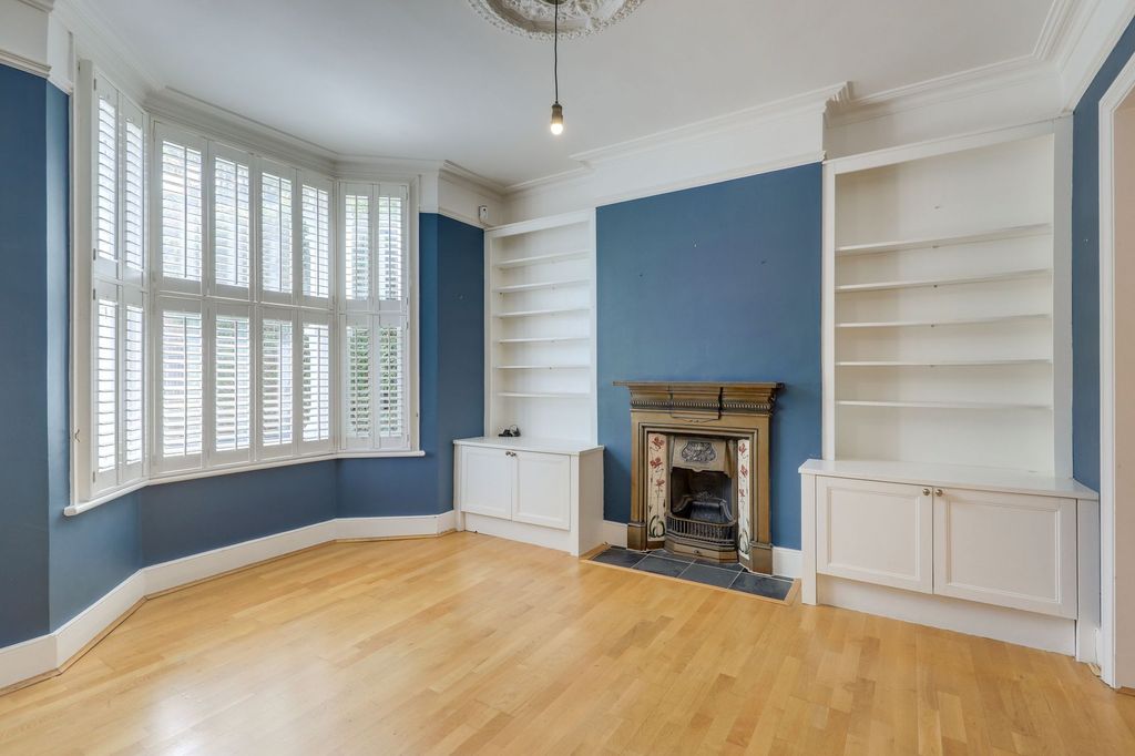 Property photo 2 of 16