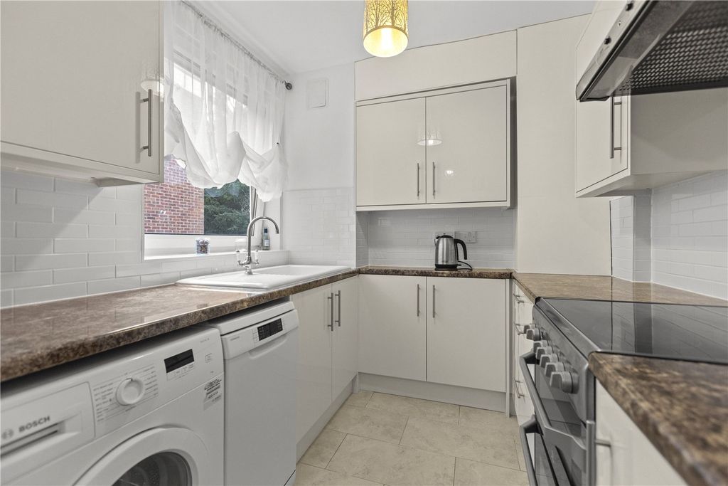 Property photo 3 of 9 Kitchen