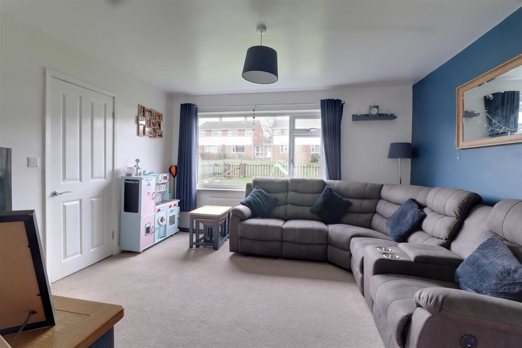 Property photo 2 of 21