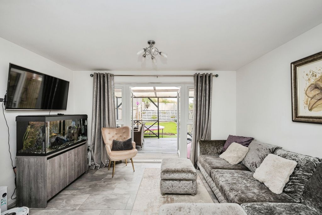 Property photo 2 of 24 Pbox-Img.Jpg