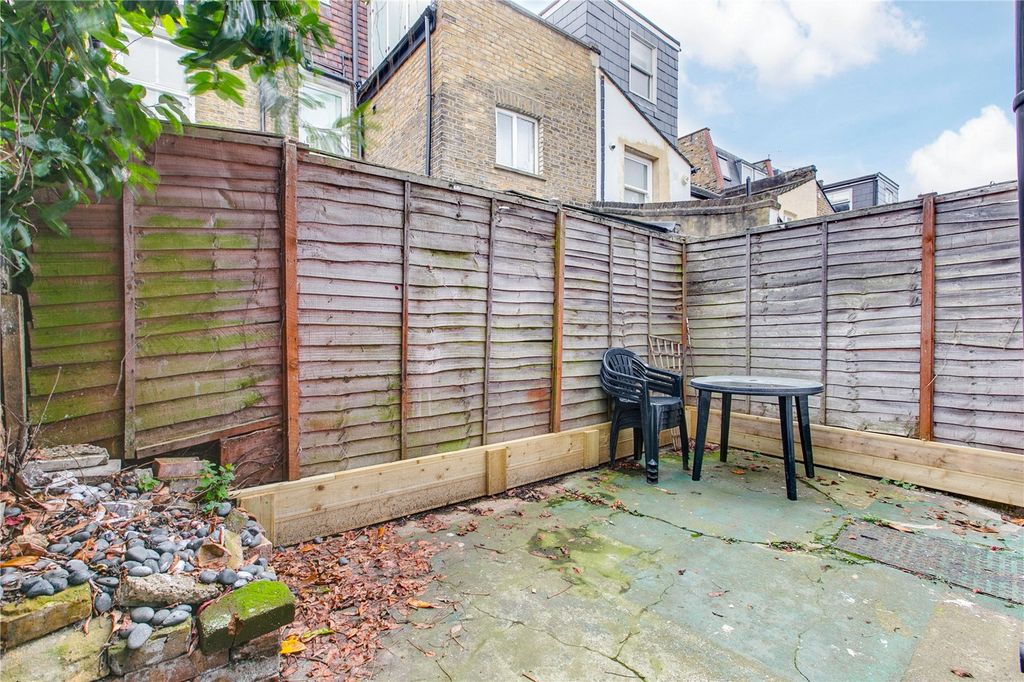 Property photo 2 of 7