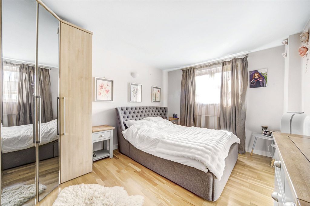 Property photo 3 of 6 Picture No. 24