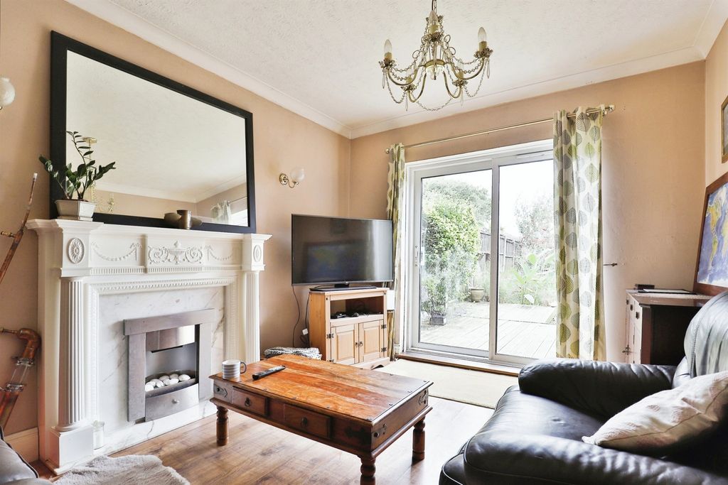Property photo 2 of 17