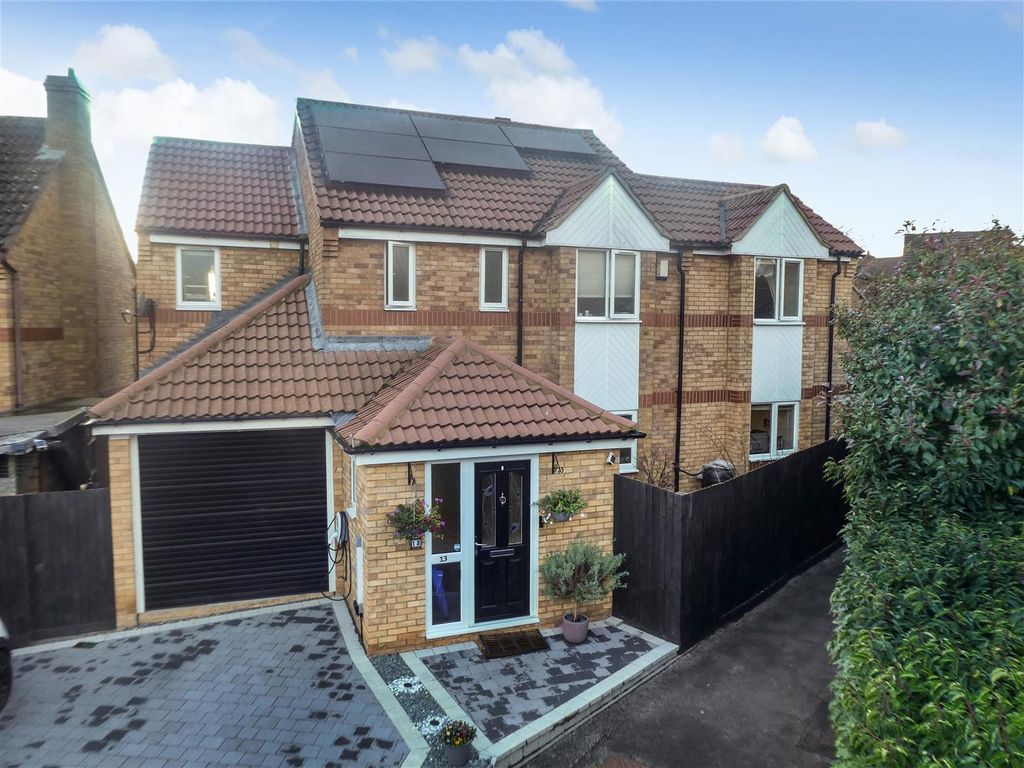 Property photo 1 of 27 11002660.Jpg