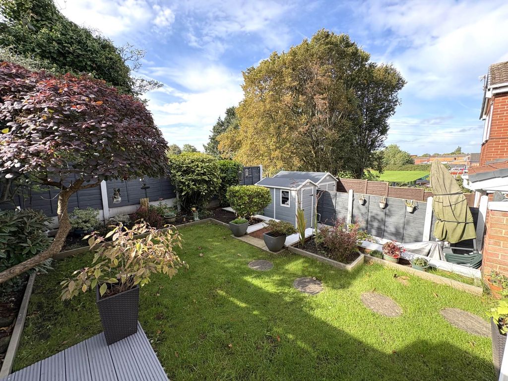 Property photo 2 of 34
