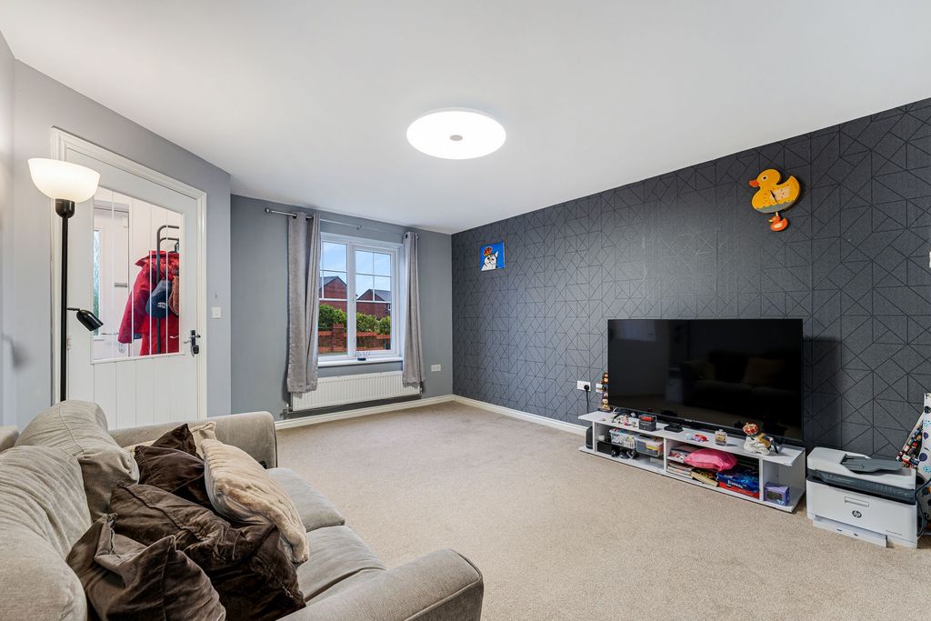 Property photo 3 of 19