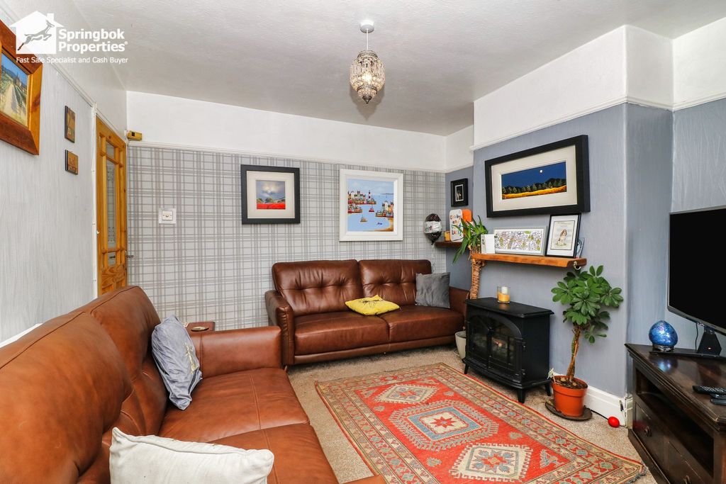 Property photo 3 of 17 Image 2