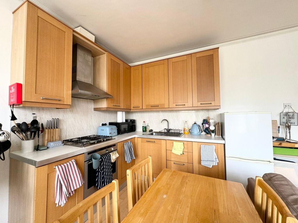 Property photo 3 of 8