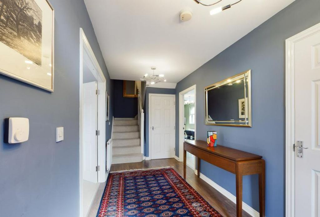 Property photo 2 of 18 Hallway
