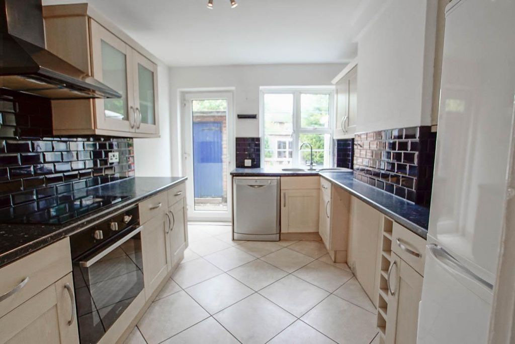 Property photo 2 of 21 Kitchen