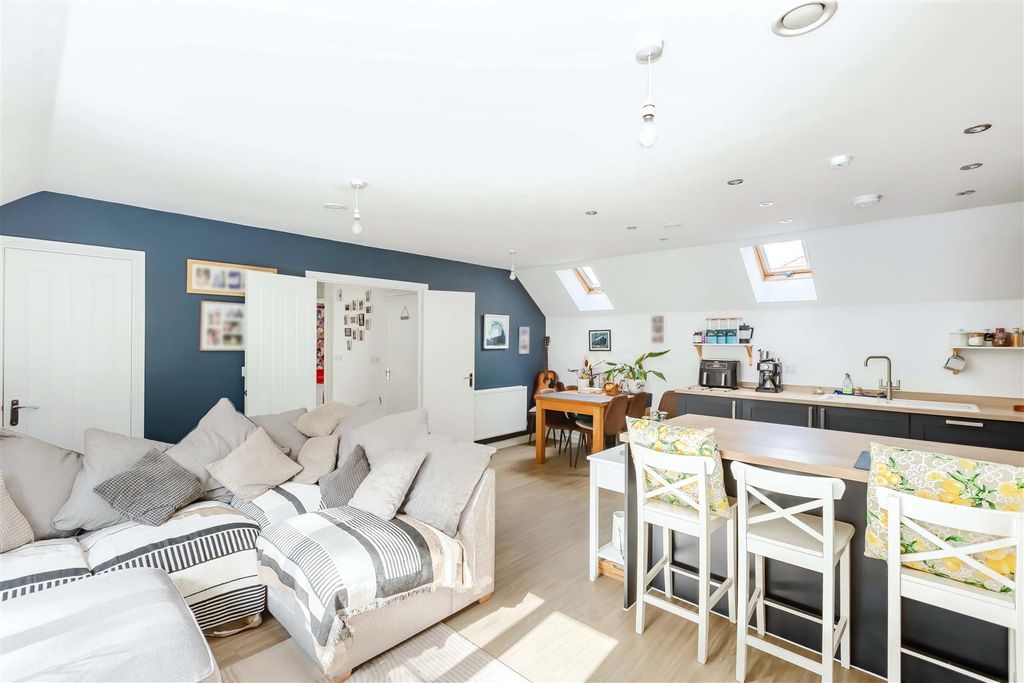 Property photo 3 of 12 Hyacinth_10.Jpg