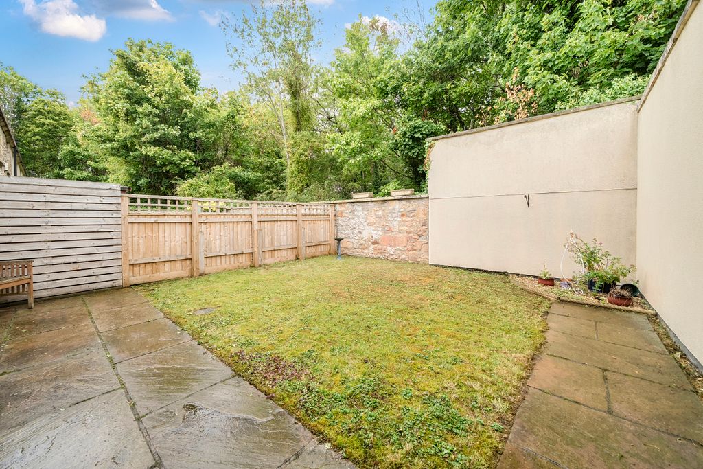 Property photo 3 of 23 Garden